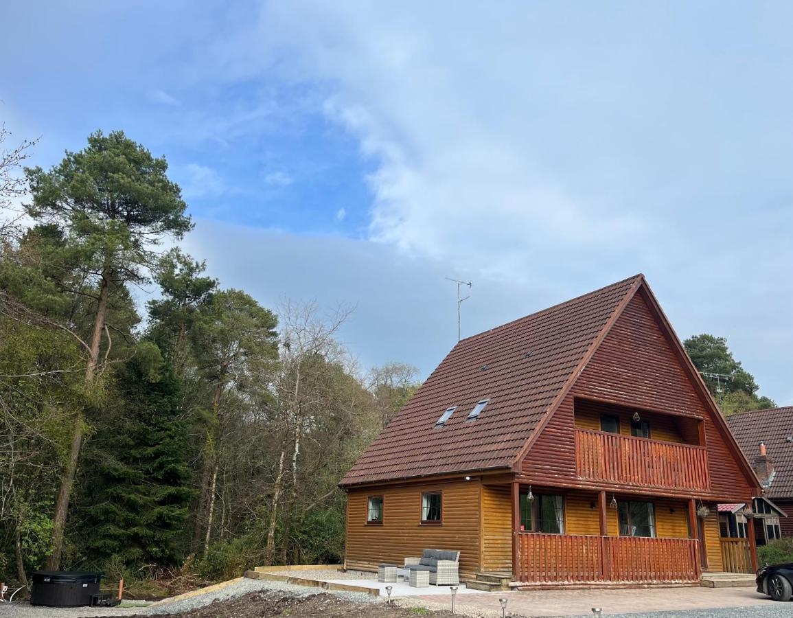 Cosy Lakeside Chalet With Option To Add Private Hot Tub Duneena 외부 사진